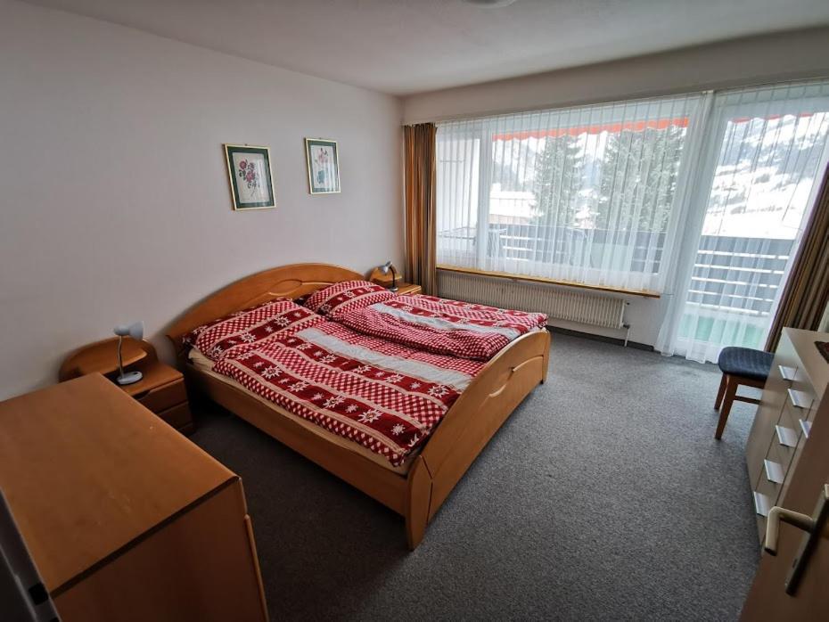Apartments Haus Quelle ลอยเคอร์บัด ภายนอก รูปภาพ