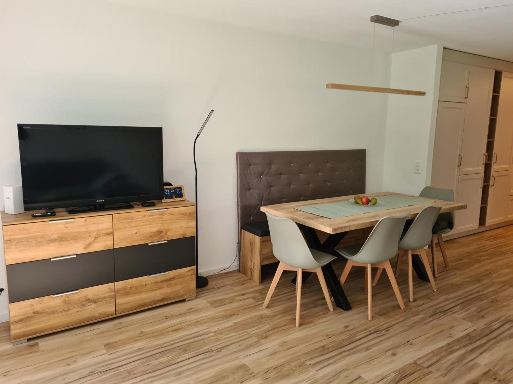 Apartments Haus Quelle ลอยเคอร์บัด ภายนอก รูปภาพ