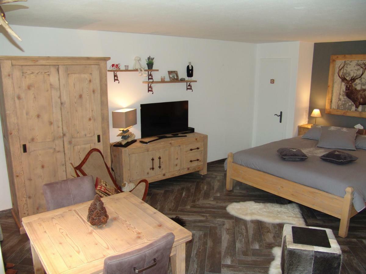 Apartments Haus Quelle ลอยเคอร์บัด ภายนอก รูปภาพ